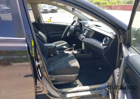 2018 Toyota Rav4 Xle из США, поврежденный, VIN 2T3RFREV8JW797979